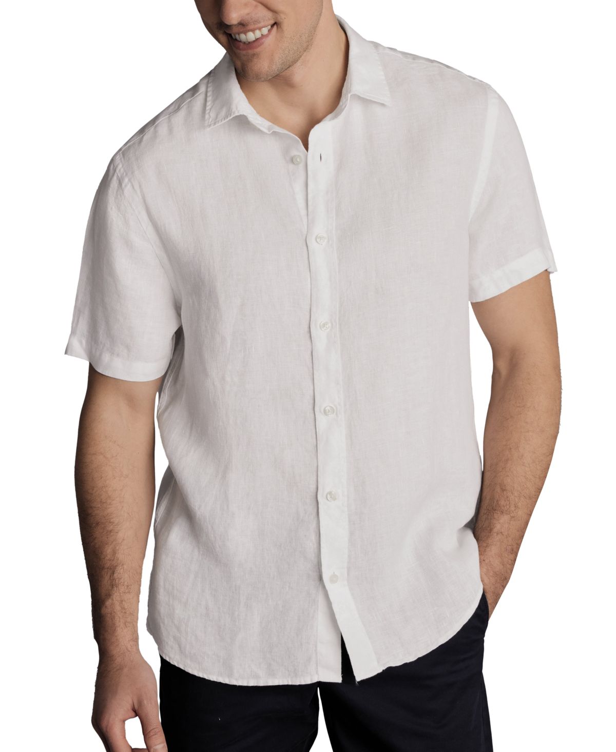 Мужская льняная рубашка приталенного силуэта на пуговицах