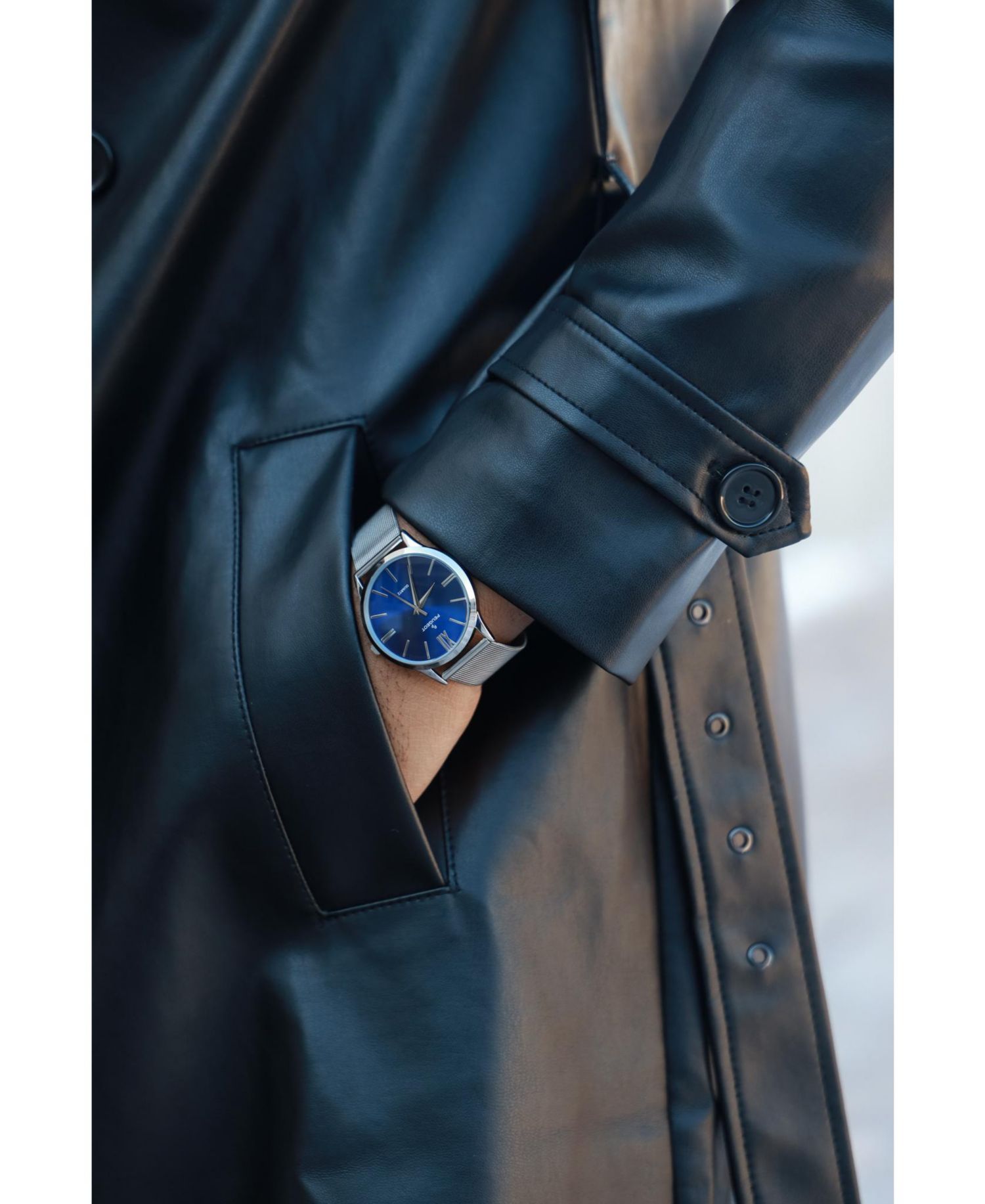 Men's 40mm Blue Dial Slim Case Stainless Steel Mesh Watch