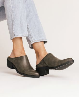 Women's Tomeka Pointed Toe Mules