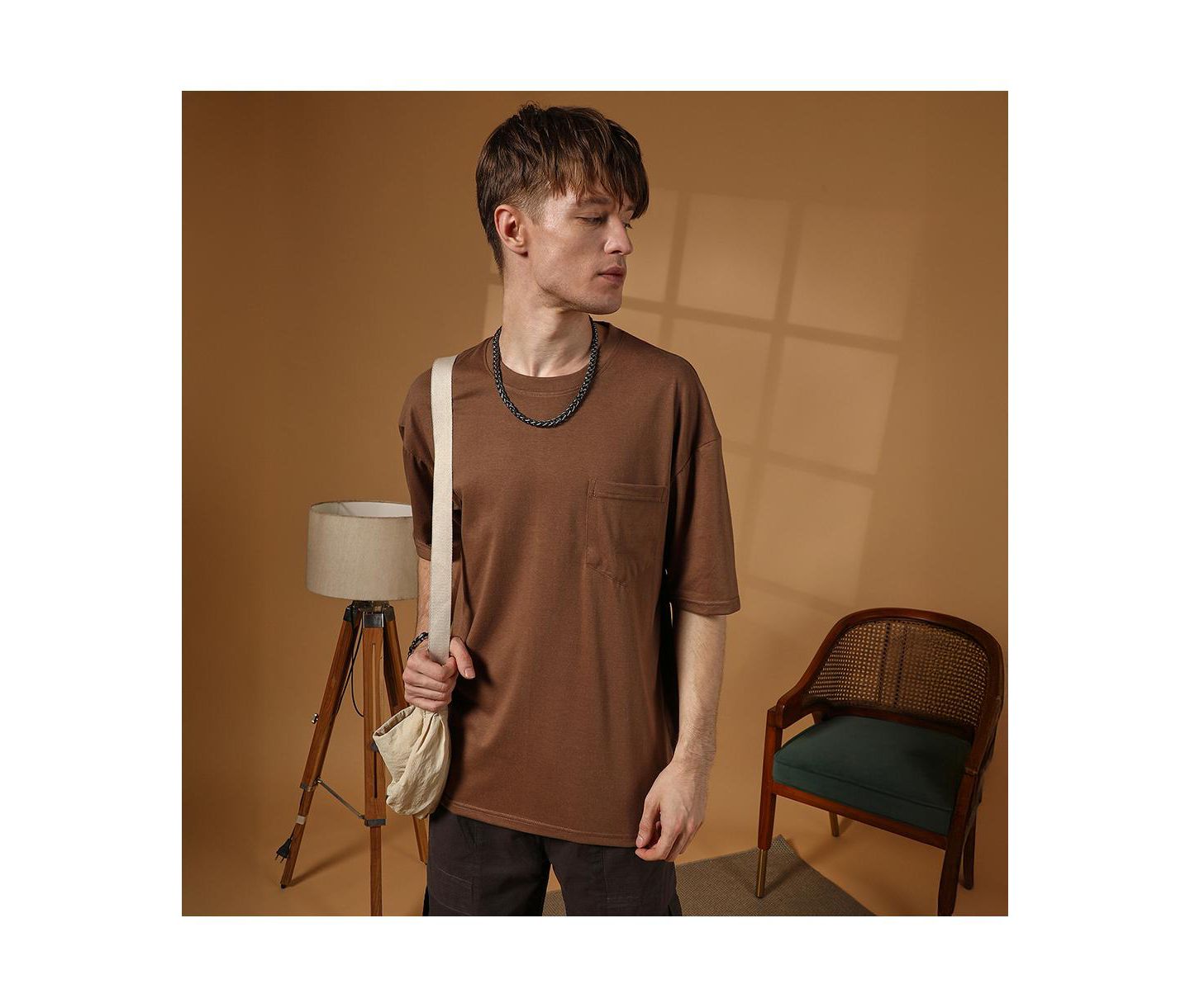 Мужская футболка Cahoot Campus Sutra Chocolate Brown Solid Oversized, цвет: Коричневый — фото 2