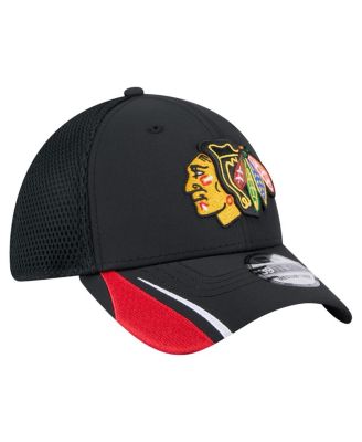 Men's Black Chicago Blackhawks Linear Featherweight 39THIRTY Flex Hat