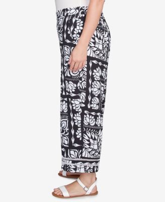 Plus Size Lotus Patchwork Crepe Capri Pants