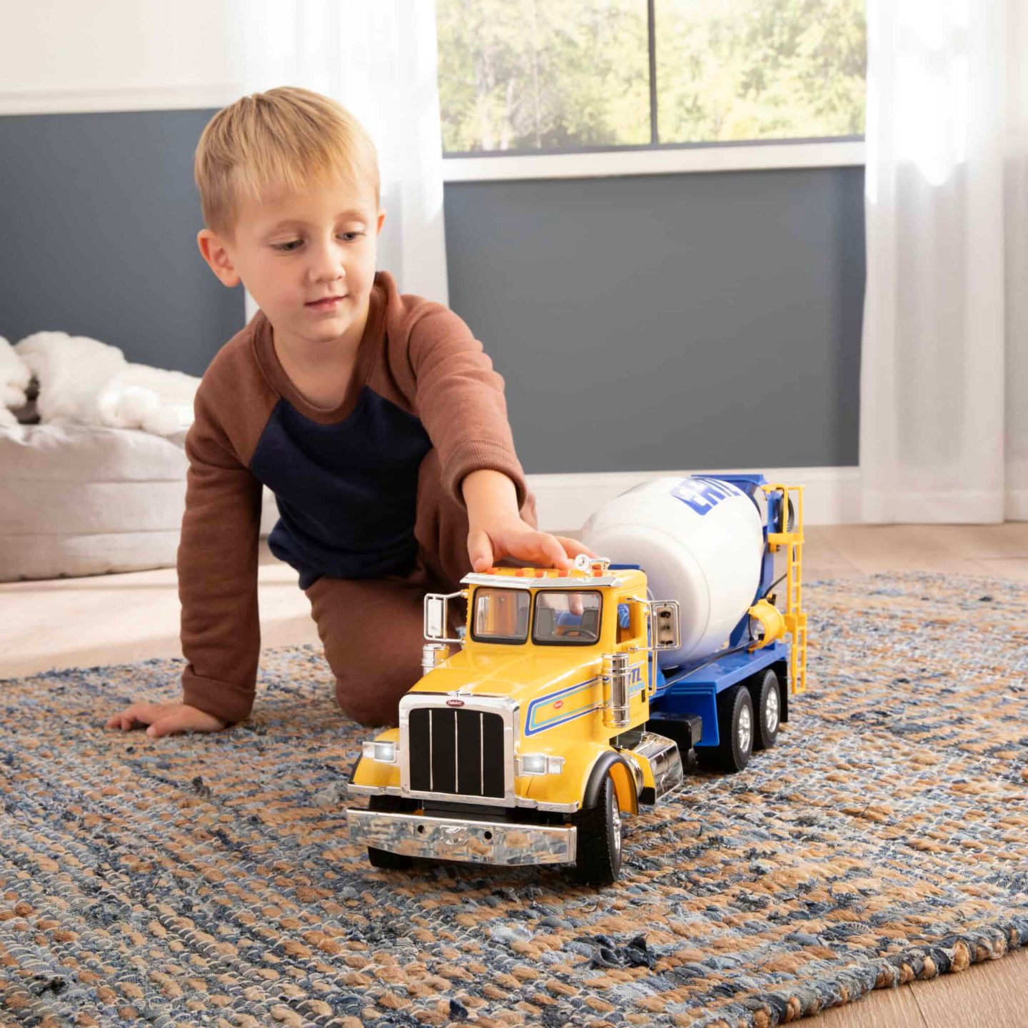 Детская игрушка ERTL 1/16 Big Farm Peterbilt 367 Cement Mixer Truck — фото 2