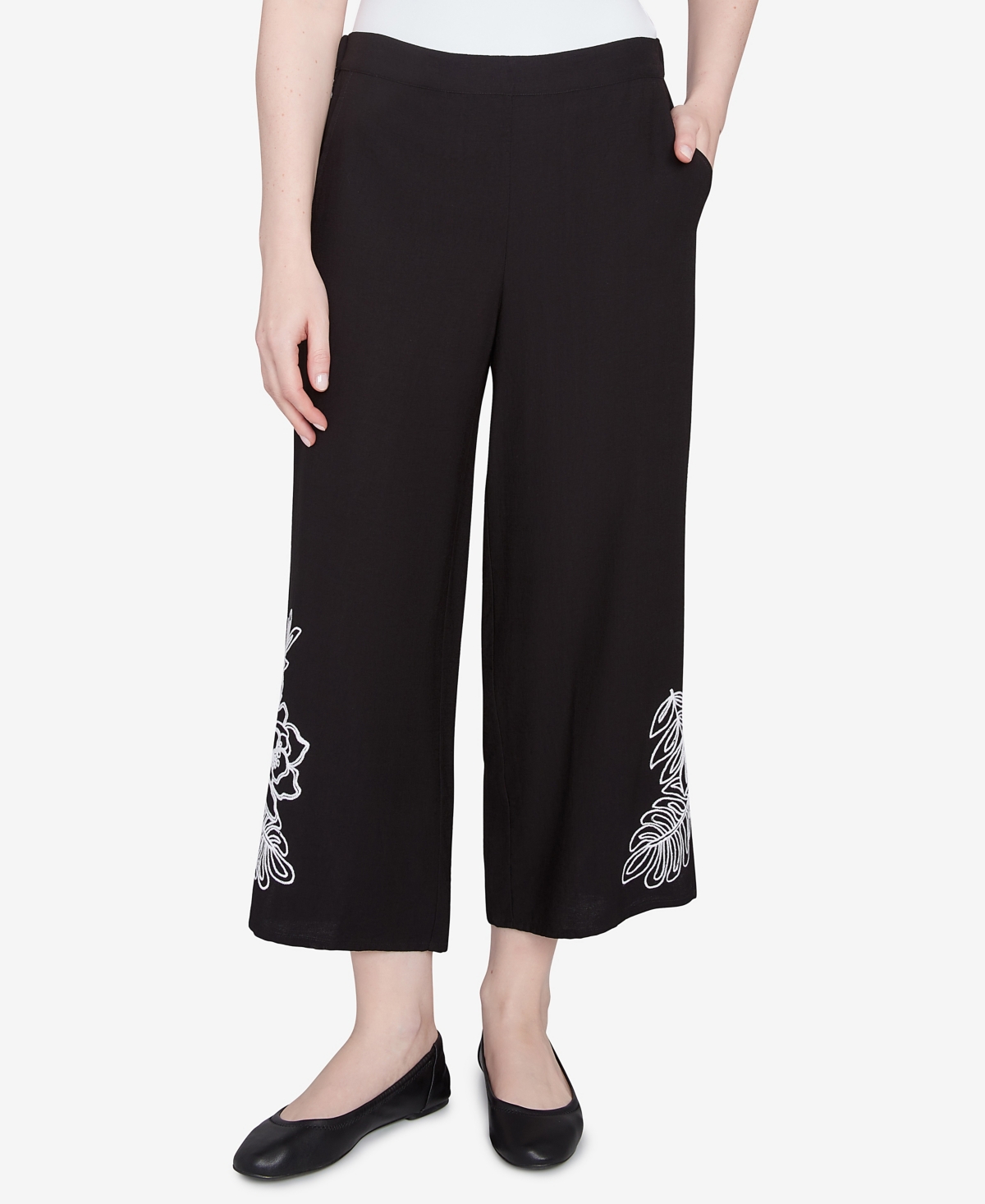 Petite Soft Tropical Fern Embroidered Capri Pants - Black