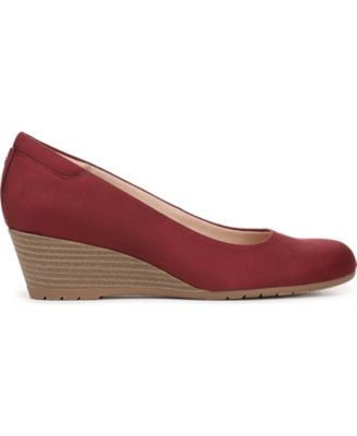 Women's Be Flex Round Toe Wedge Pumps