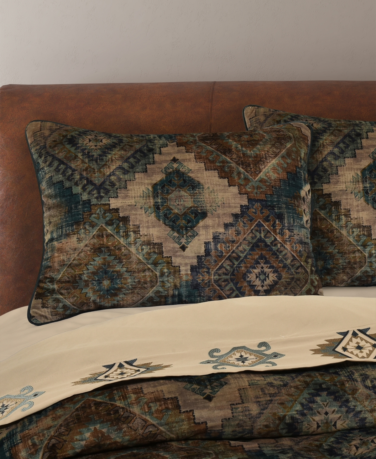 J Queen New York Baja 4-pc. Comforter Set, Queen In Brown