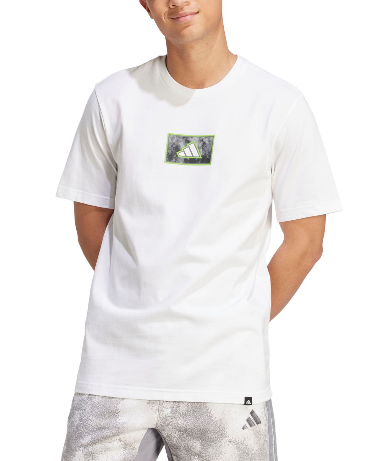 Мужская футболка с камуфляжным логотипом обычного покроя и графическим рисунком