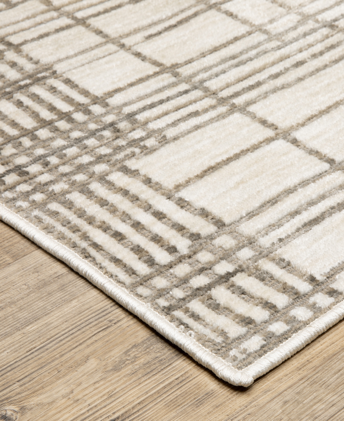 Oriental Weavers Hunter Hnt01 6'7"x9'6" Area Rug In Neutral