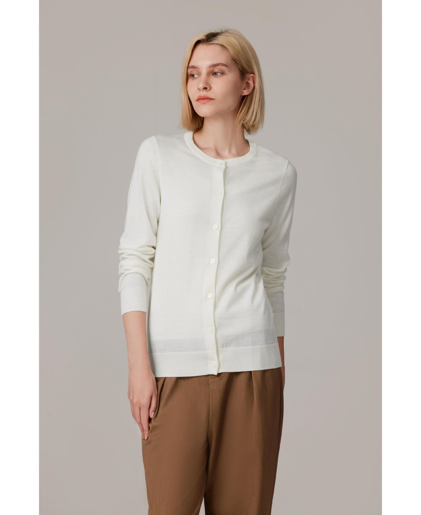 Женский кардиган JENNIE LIU 100% Merino Wool Light Weight Cardigan Ultra Soft Fine-gauge Sweaters Machine Washable, цвет: Кремовый — фото 2