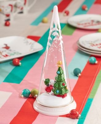 Peanuts Merry & Magical Christmas Scene Figurine