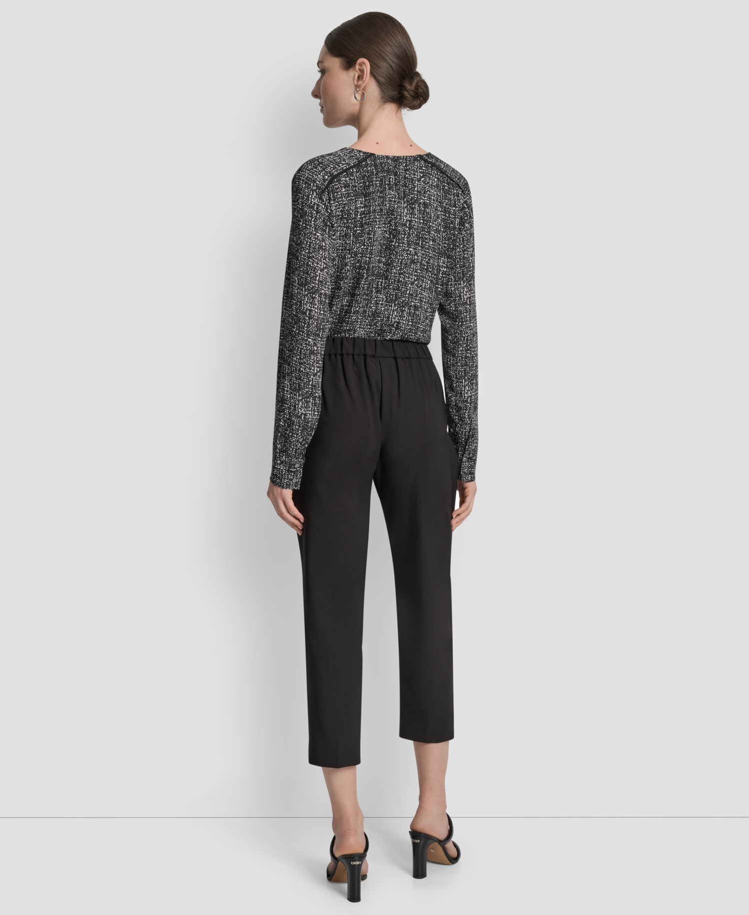 Petite Mid-Rise Pull-On Cropped Pants