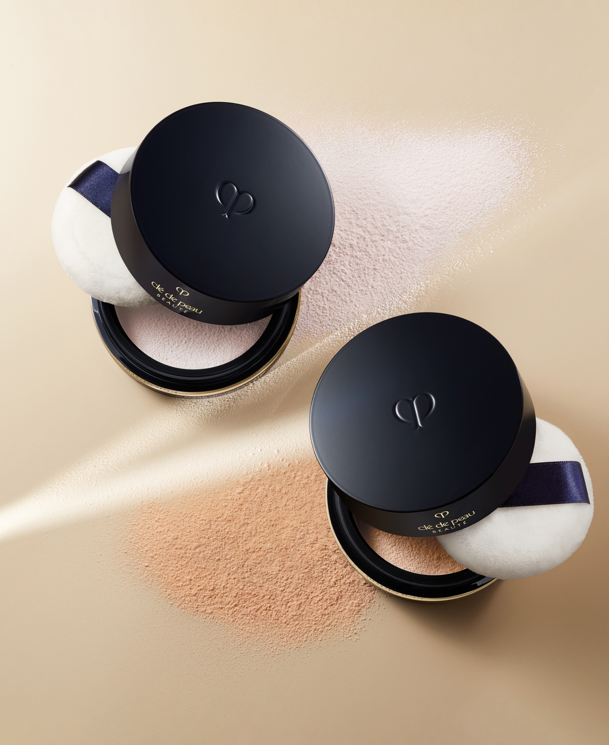 Clé De Peau Beauté Translucent Loose Powder In White