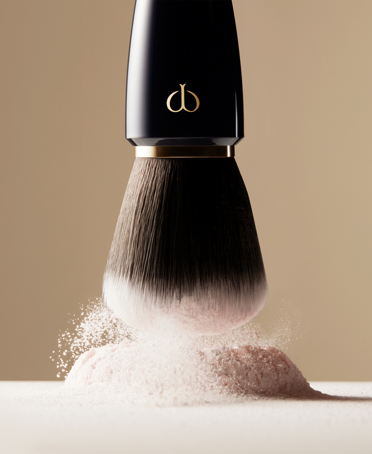 Clé De Peau Beauté Translucent Loose Powder Refill In White