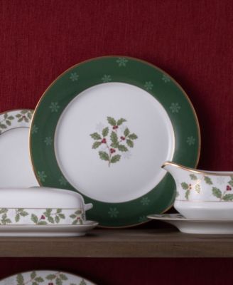 Holly & Berry Gold Set of 4 Accent Plates, 9"