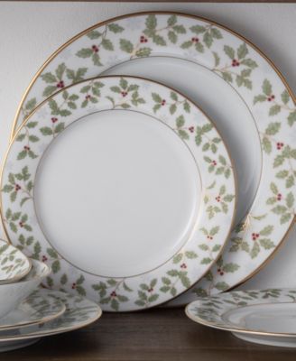Holly & Berry Gold 12-Piece Dinnerware Set, Service For 4