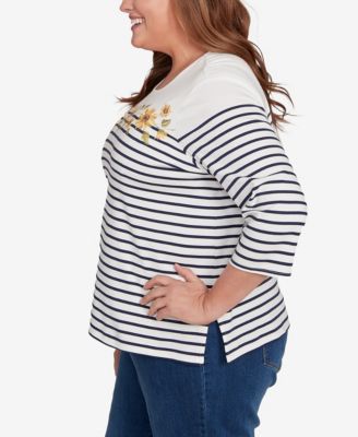 Plus Size Classic Sunflower Neckline Striped Top