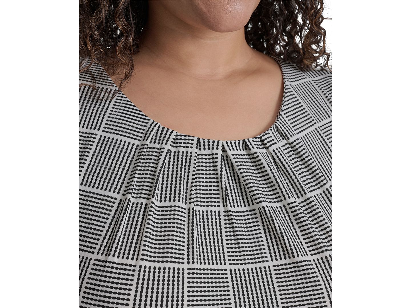 Женский топ Calvin Klein Plus Size Pleated, цвет: Чёрный / Кремовый — фото 3