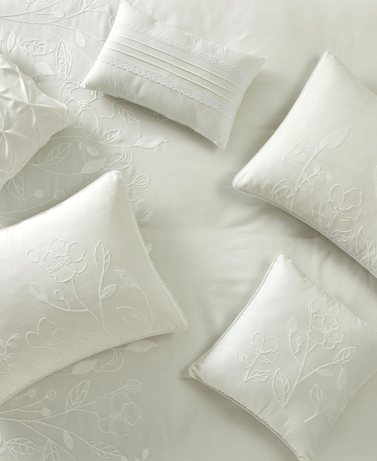 Stratford Park Safina Floral 7-pc. Comforter Set, Queen In Sand