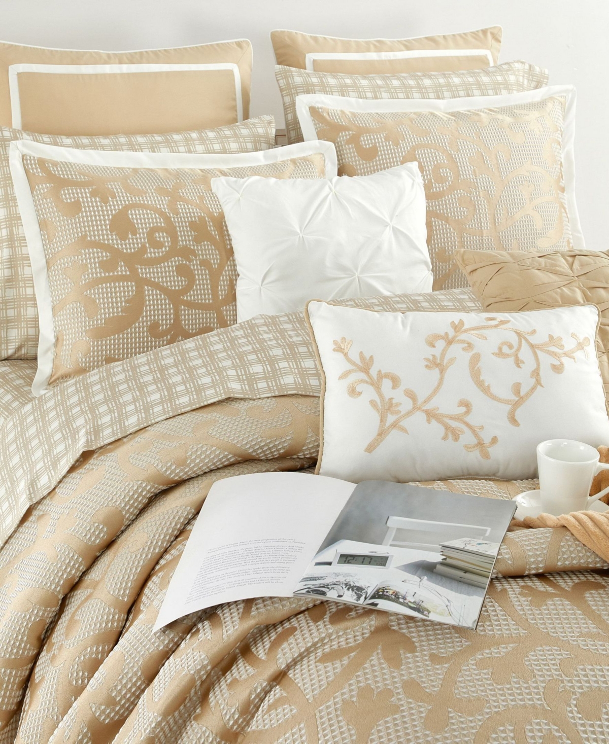 Stratford Park Johnella Scroll 16-pc. Comforter Set, California King In Brown