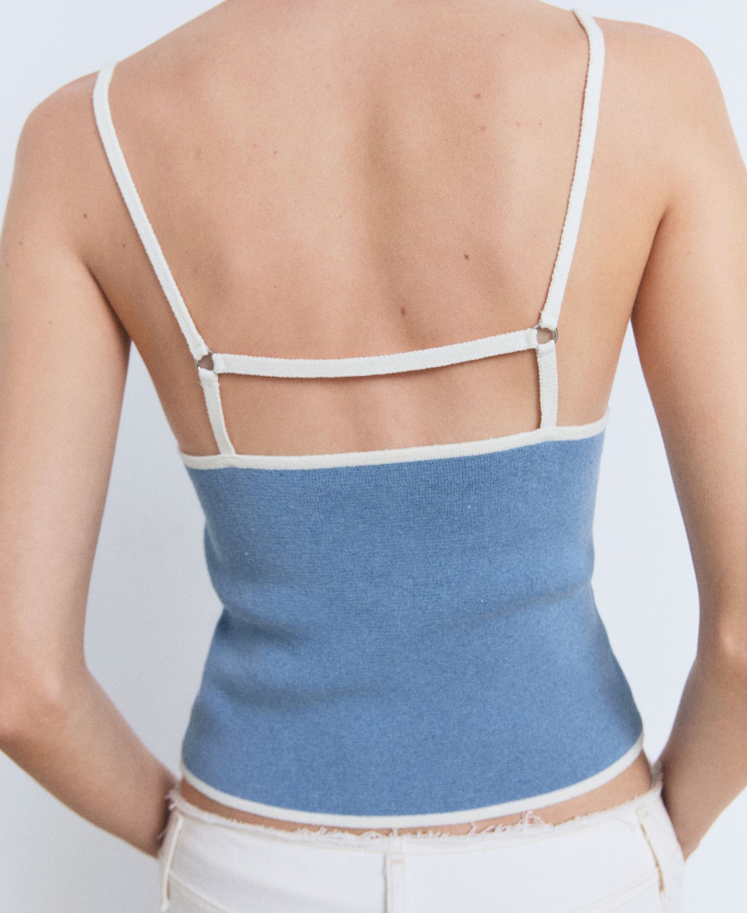 Women's Contrasting Trim Knitted Top