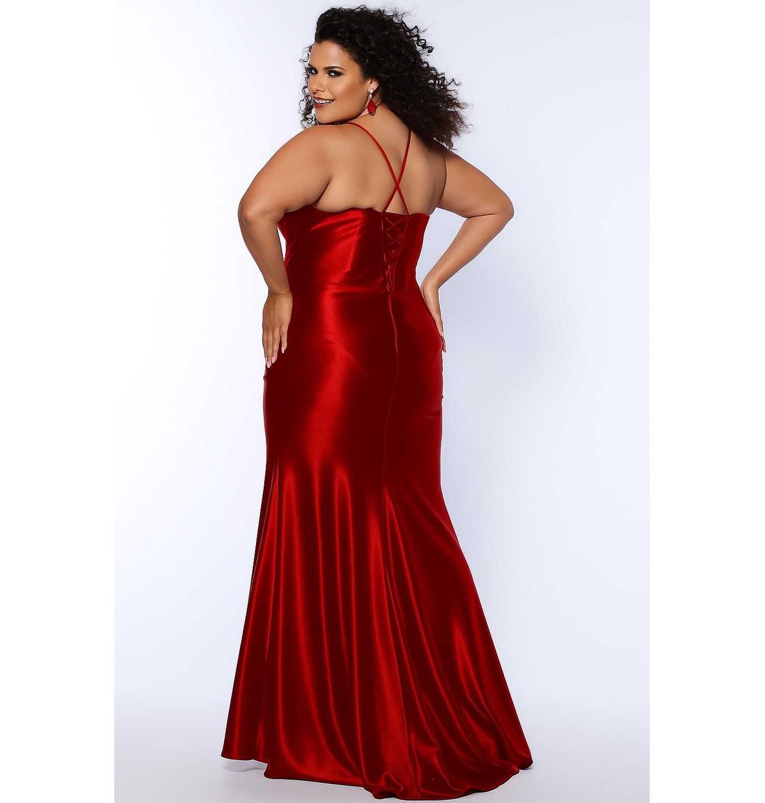 Women's Pleated Draped Sweetheart Neckline Slim Fitted Plus Size Gown