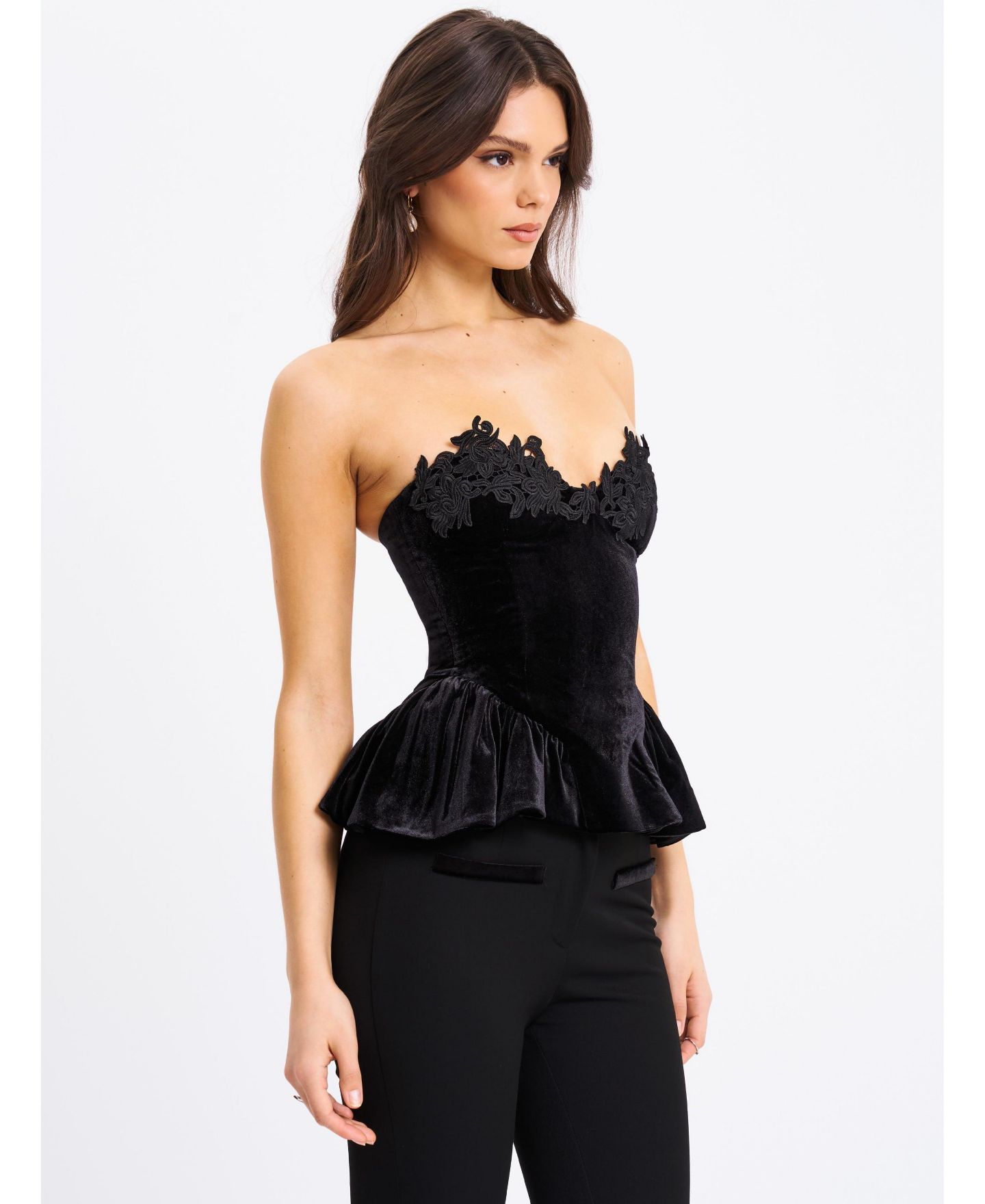 Женский топ Miss Circle Qiara Black Velvet Peplum with Lace Trim, цвет: Чёрный — фото 8