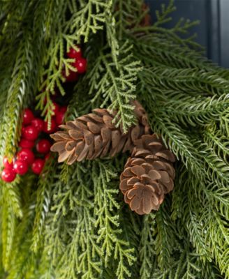 24" Polyethylene Christmas Dripping Wreath