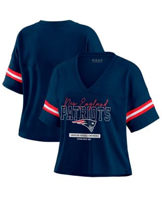 WEAR by Erin Andrews - Women's Navy New England Patriots Color Block Boxy Modest Crop V-Neck T-Shirt