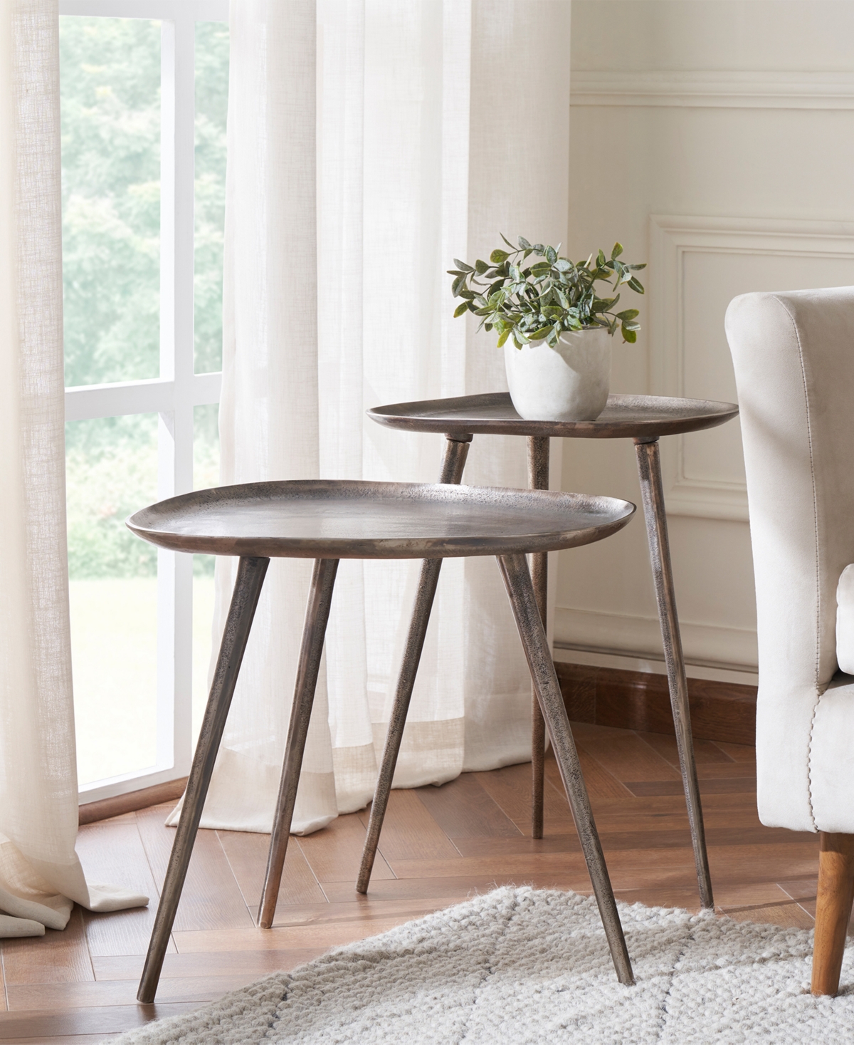 Convenience Concepts 20.5" Bali Metal Tall End Table In Silver