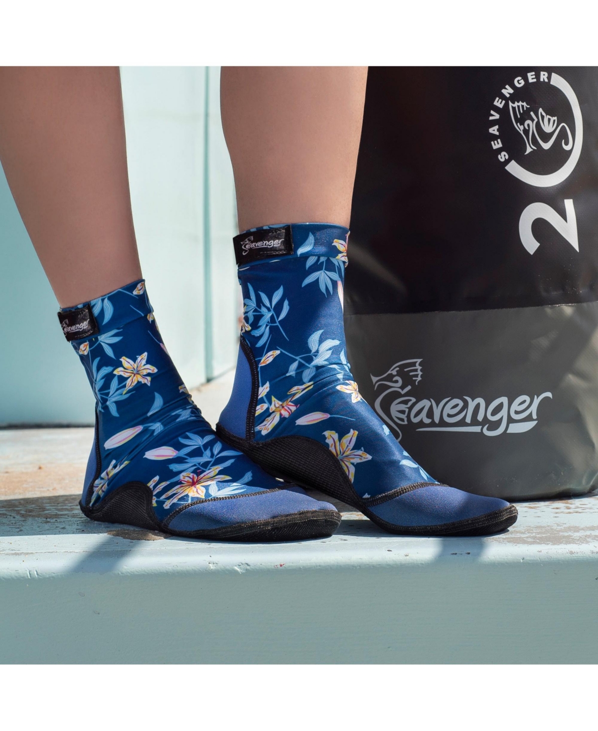 Seavenger High Top SeaSnug Beach Socks for All Beach and Sand Activities - Geometric Palm / 4XS