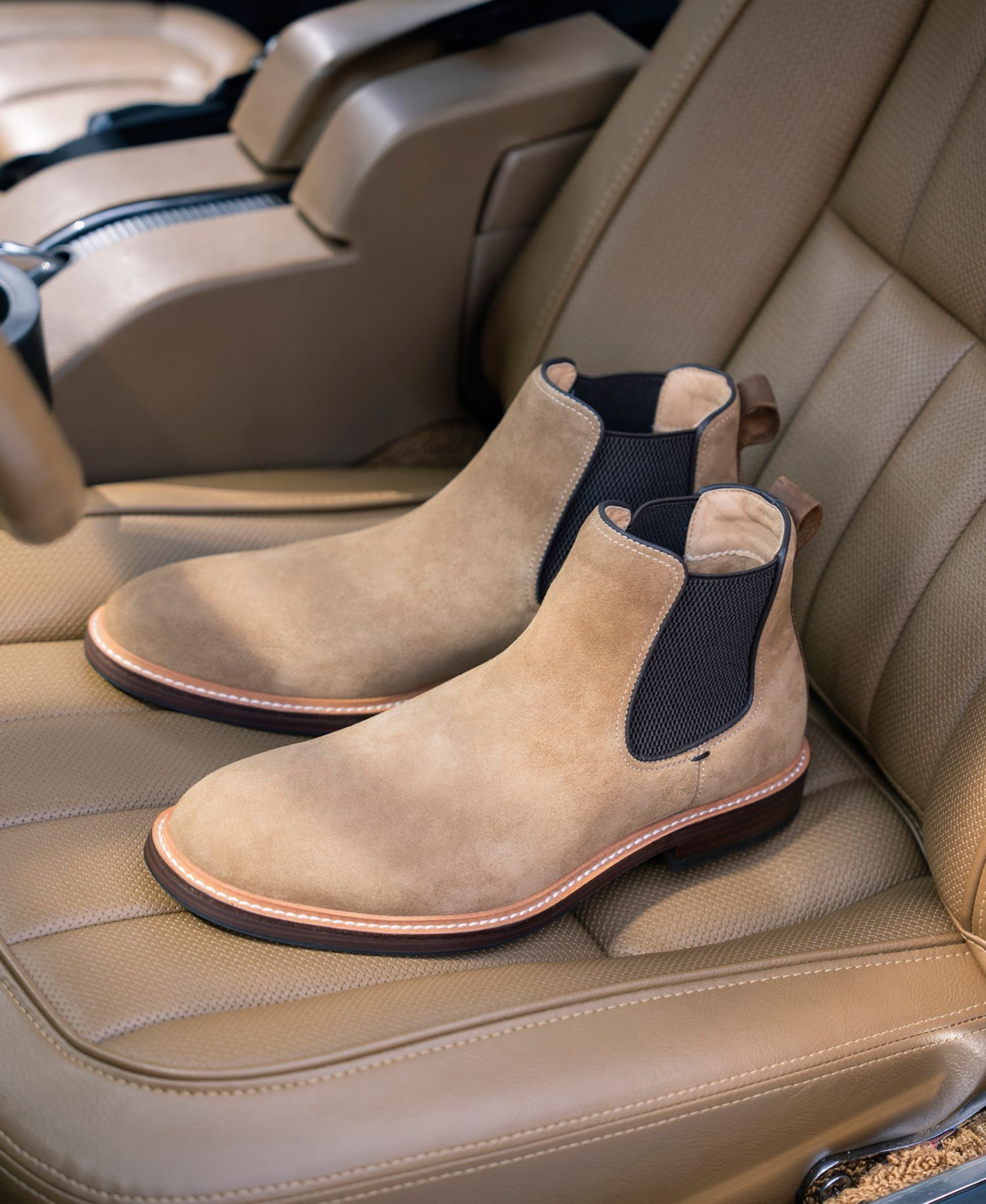 Men's Anthem Plain Toe Chelsea Boots