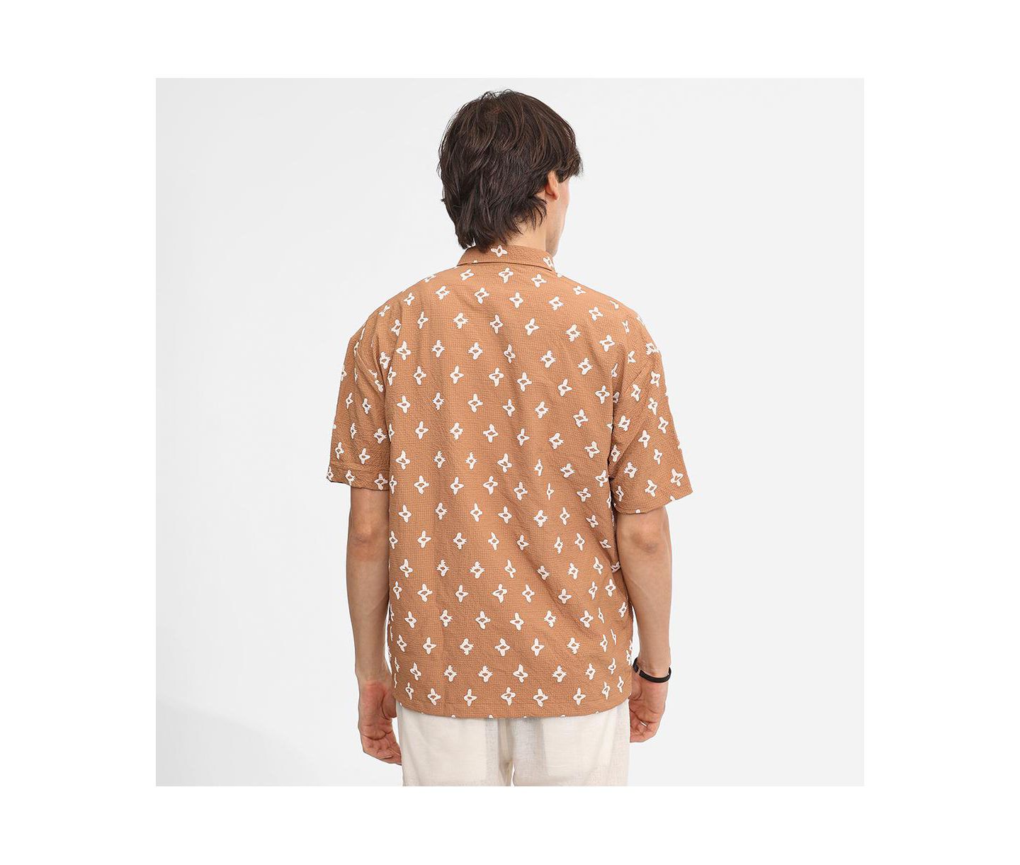 Мужская рубашка Cahoot Campus Sutra Tan Floral-Tactile Oversized, цвет: Коричневый — фото 5
