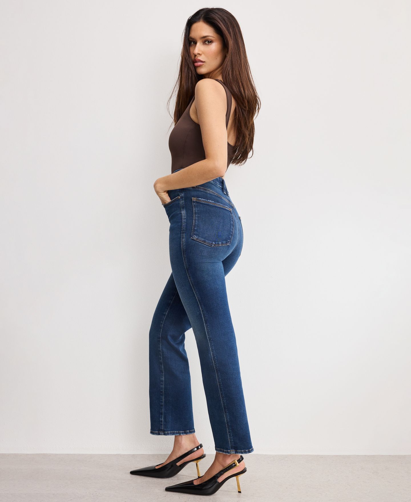 Женские джинсы Good American Soft Tech Good Curve Straight Jeans, Regular & Plus Size, цвет: Индиго — фото 5