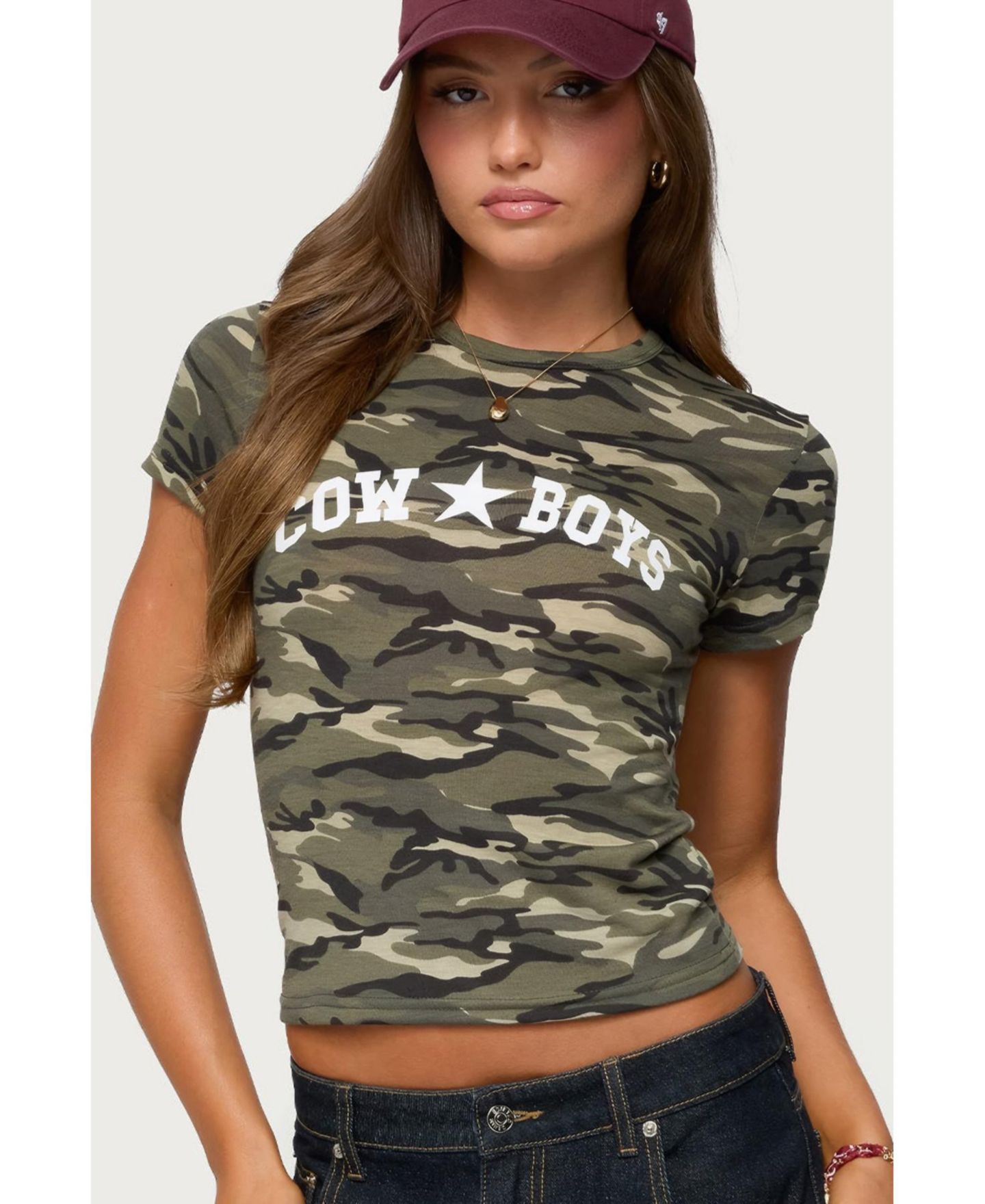 Женская футболка Edikted Nika Camo Cowboys, цвет: Оливковый — фото 1