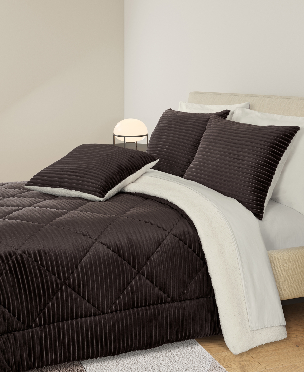 J Queen New York Everett Plush 3-pc. Comforter Set, King/california King In Brown
