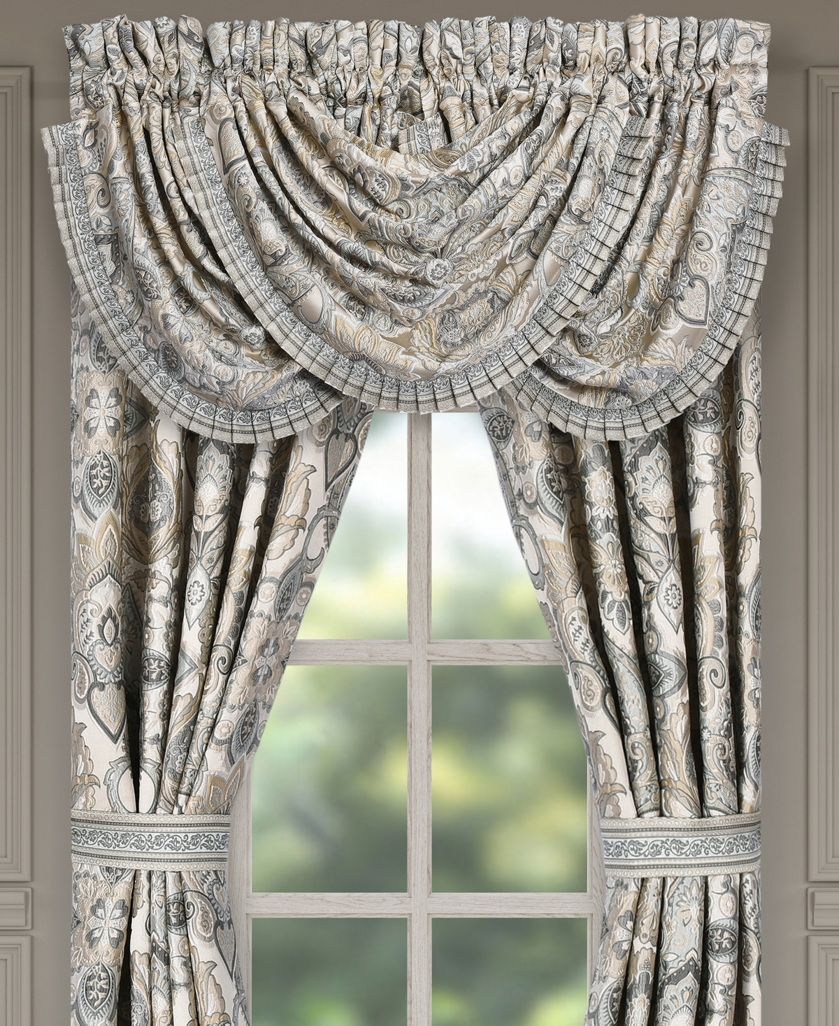 J Queen New York Annabelle Window Waterfall Valance, 33" X 49" In Blue