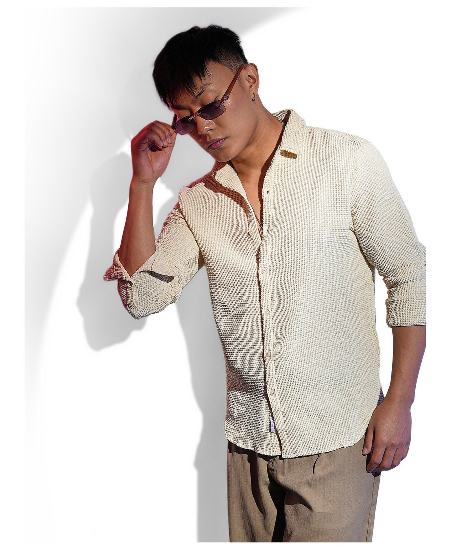 Мужская рубашка Cahoot Campus Sutra Ivory White Weave-Textured, цвет: Белый — фото 1