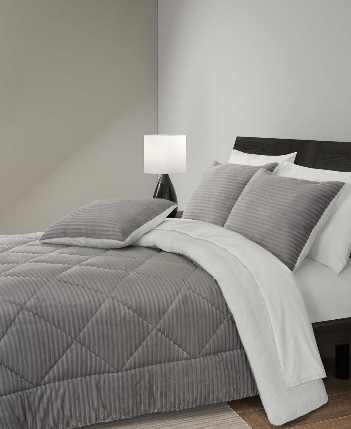 J Queen New York Everett Plush 3-pc. Comforter Set, Full/queen In Gray