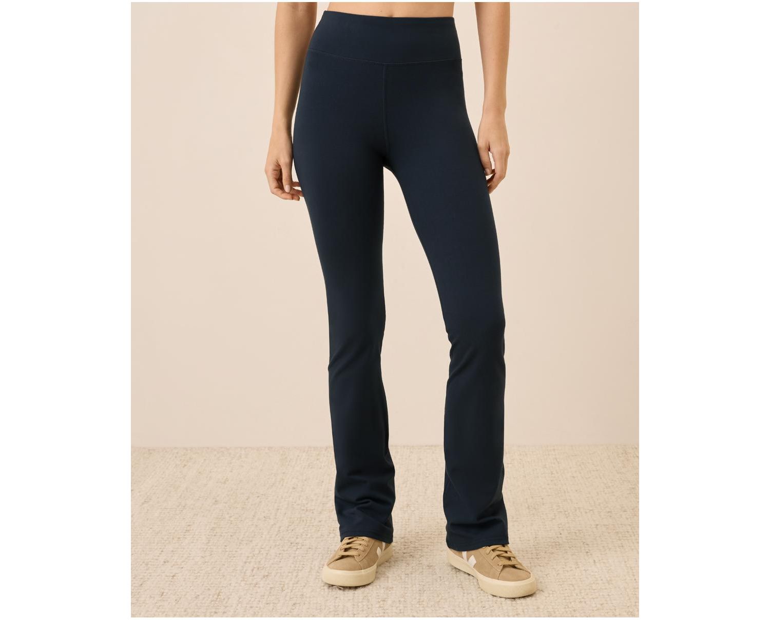 On the Go-To Bootcut Legging