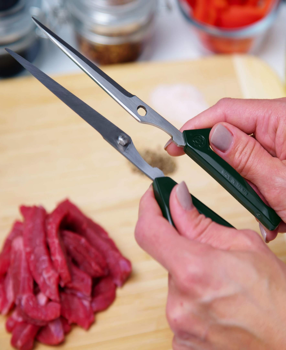 Joyce Chen Stainless Steel 8" Kitchen Scissors In Green
