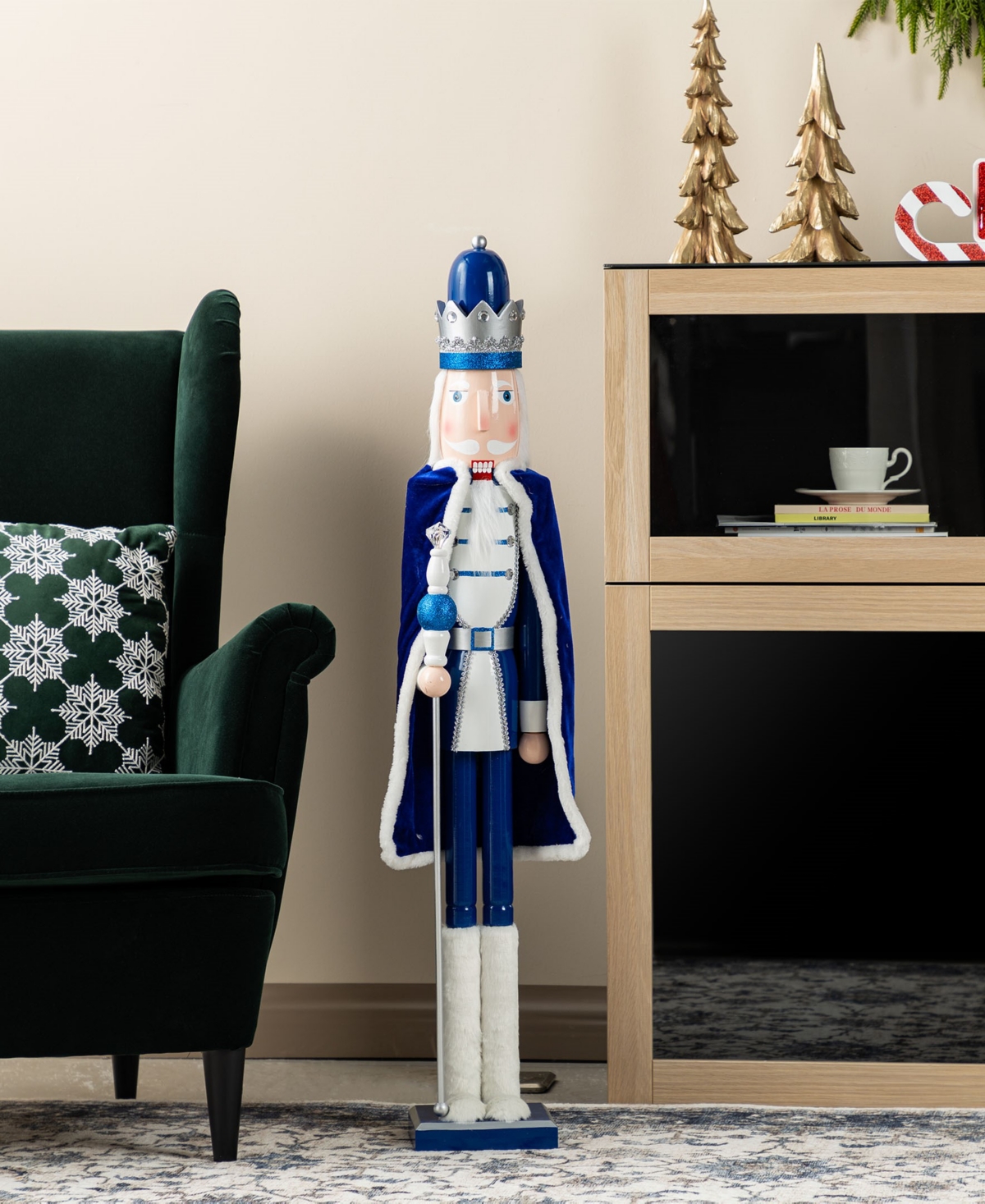 Glitzhome 42" Wooden Christmas King Nutcracker In Multi