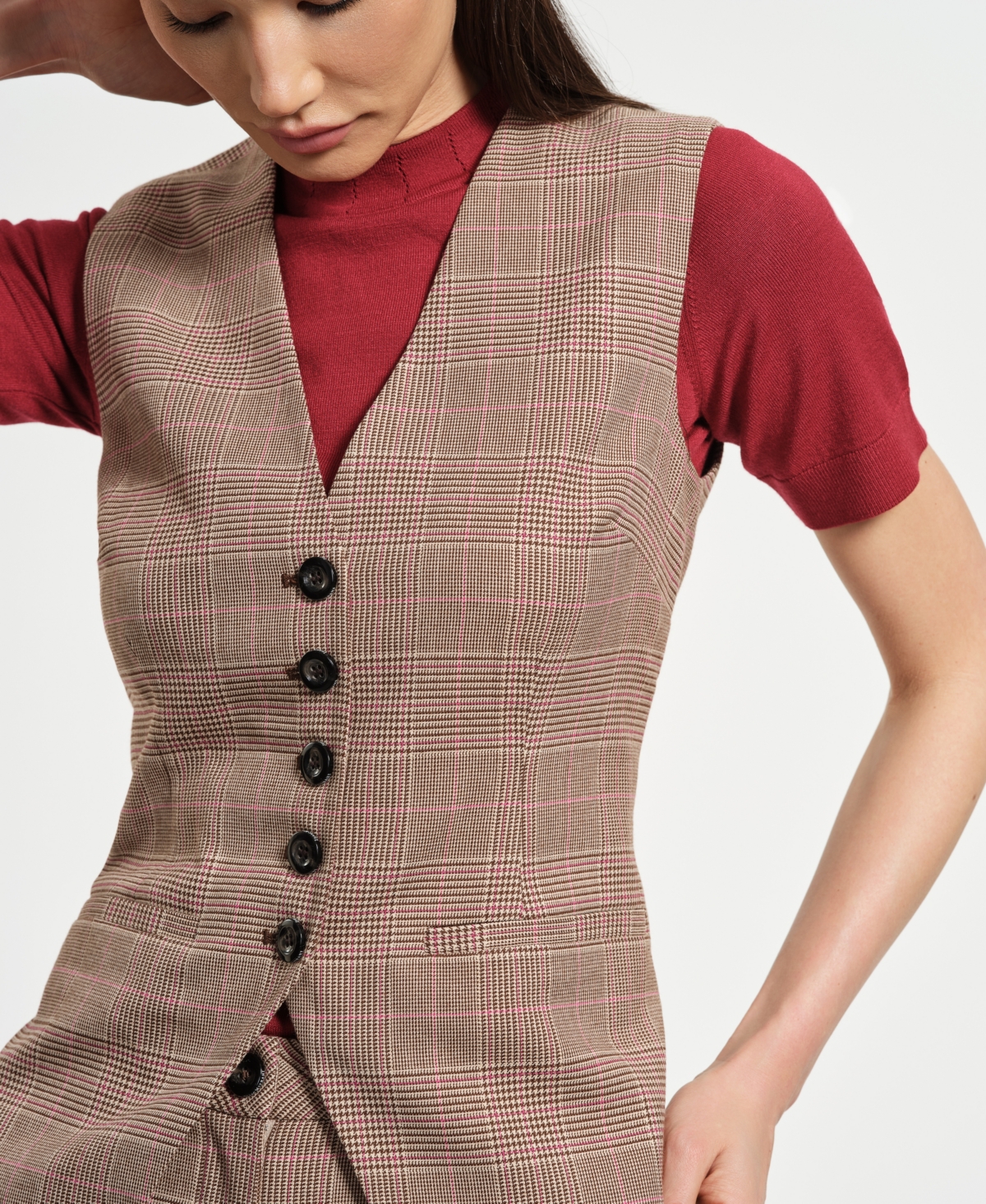 Isaac Mizrahi Women's Plaid Sleeveless Vest In Neutral