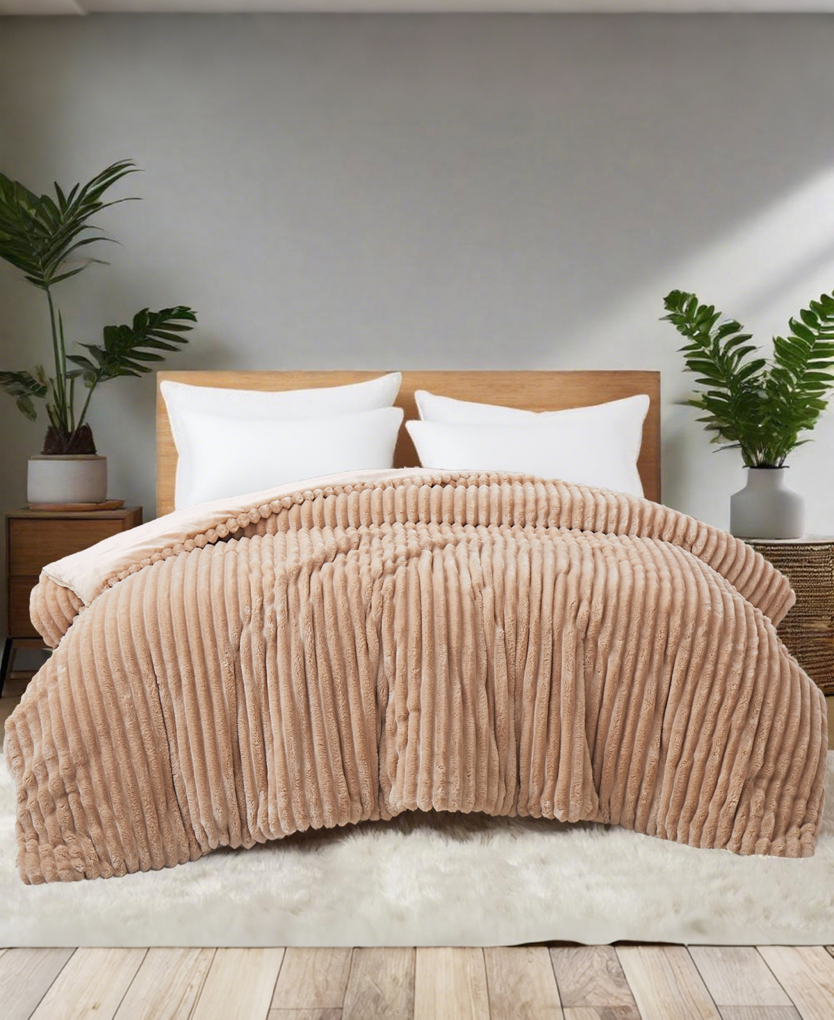Unikome Year Round Plush Flannel Comforter, King In Nude