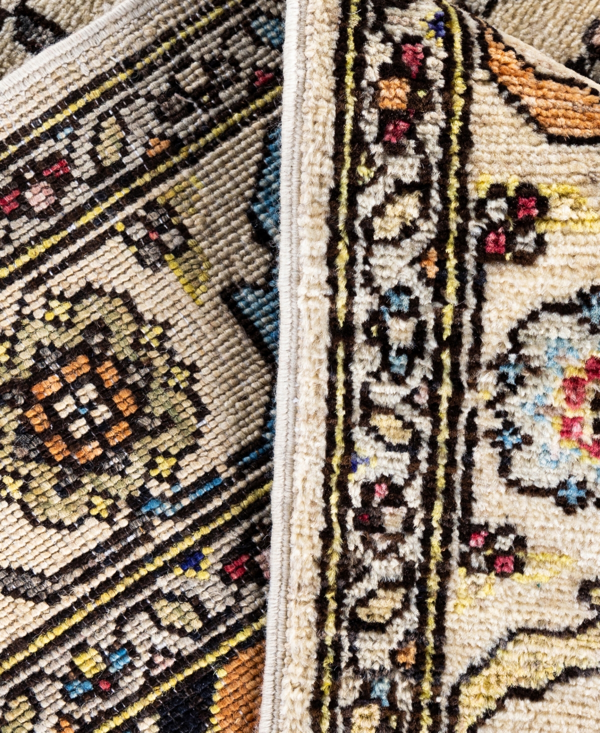 Adorn Hand Woven Rugs Serapi M0103-325 4'x5'11" Area Rug In White