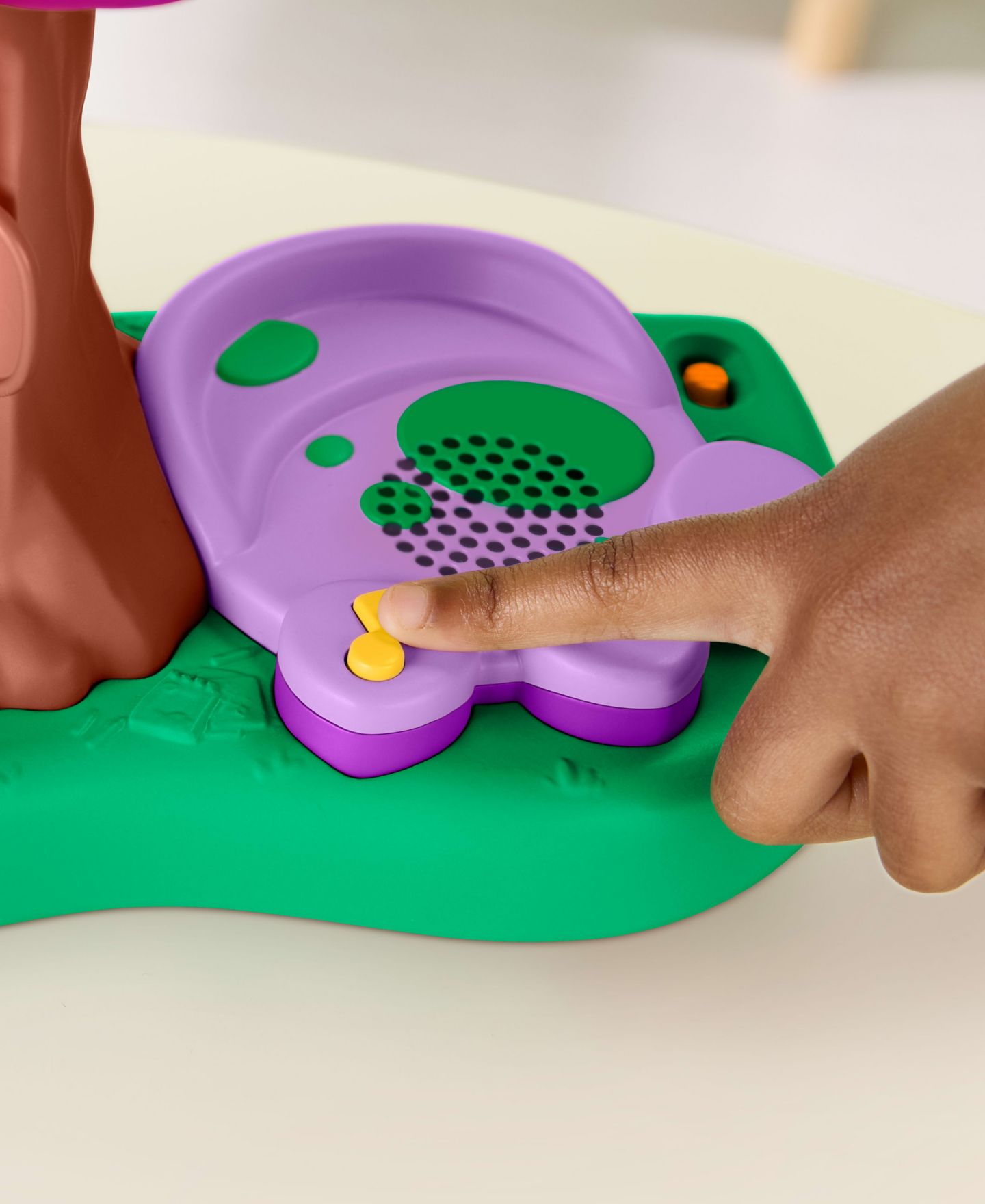 Детский игровой набор Barney Treehouse Lights & Sounds 4-Piece Playset, Ages 3+ — фото 4