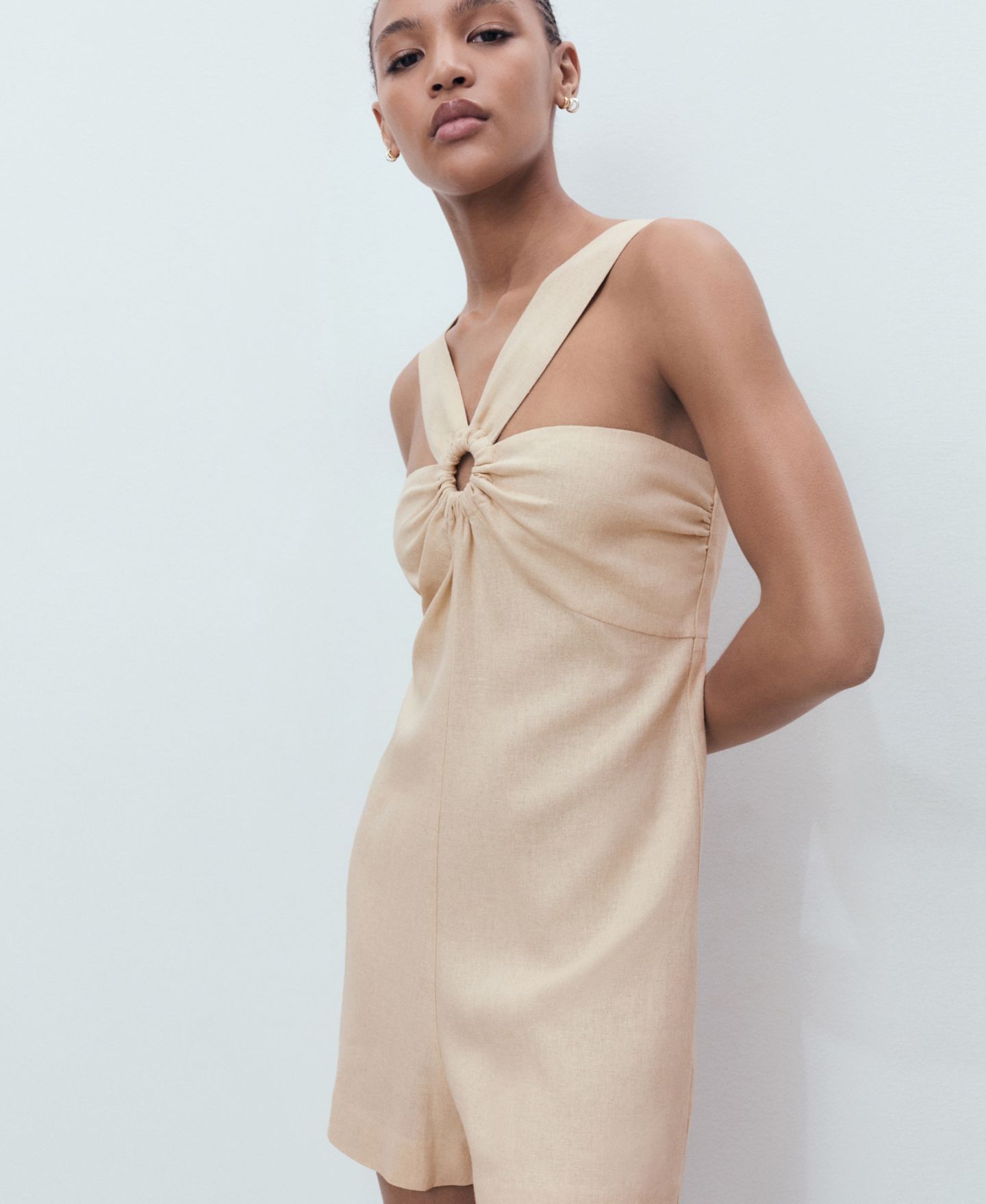 Женский комбинезон MANGO Hoop Detail Linen Jumpsuit, цвет: Песочный — фото 2