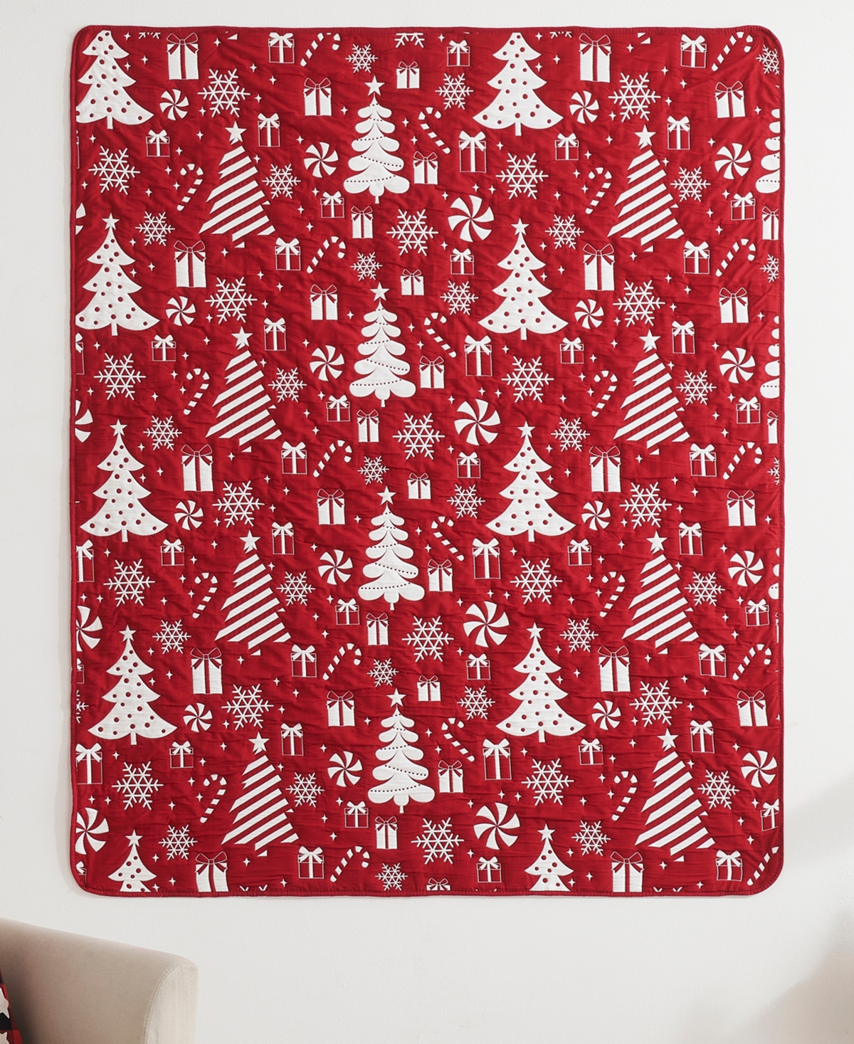 Greenland Home Fashions Peppermint Party Jacquard Woven Reversible Holiday Throw, 50" X 60" In Red