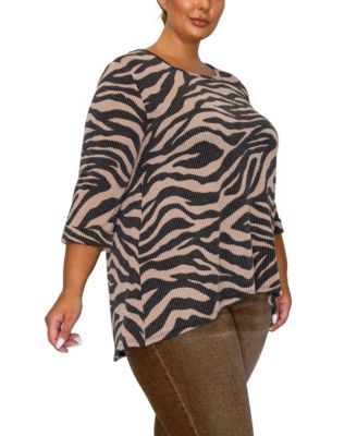 Plus Size Textured Zebra Button Back Top