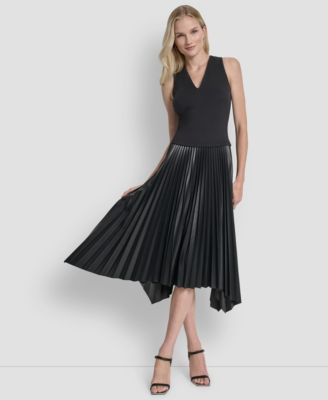 Women's Sleeveless V-Neck Fit & Flare Dress