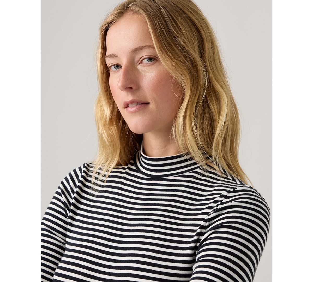 Levi's Women's Effortless Mock Neck Long Sleeve Top